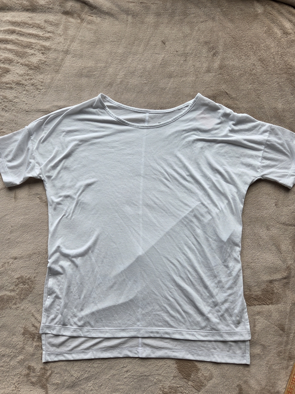 Nike Yoga Dri-fit Medium White Crew Neck Short Sleeve Shirt. Classic white crew